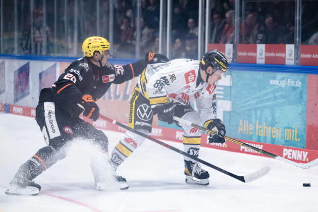 Luca Hauf (Krefeld Pinguine, 85) GER, Loewen Frankfurt vs. Krefeld Pinguine, Eishockey, PENNY DEL, 7. Spieltag, Spielzeit 2026 2027, 08.10.2026 GER, Loewen Frankfurt vs. Krefeld Pinguine, Eishockey, PENNY DEL, 7. Spieltag, Spielzeit 2026 2027, 08.10.2026 Frankfurt am Main Copyright: xEibner-Pressefoto AttilaxZigax EP_AZA