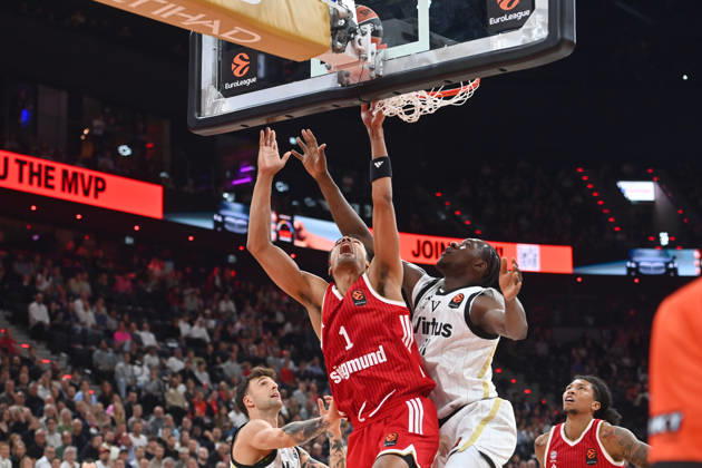 Oscar DA SILVA (FCB), Aktion,Zweikampf gegen Allou DIARRA (Bologna). Basketball Euro League,Saison 2026 2027, FC Bayern Muenchen - Virtus Bologna am 08.10.2026 , S A P G A R D EN