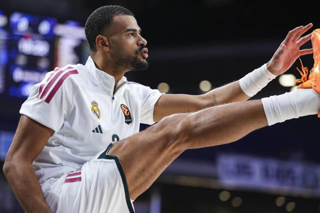 October 8, 2026, Madrid, Madrid, Spain: Timothe Luwawu-Cabarr Ot of Real Madrid warms up during the Euroleague Basketball Regular Season Round 4 game between Real Madrid v Partizan Mozzart Bet Belgrade at Movistar Arena on October 08, 2026 in Madrid, Spain. Madrid Spain - ZUMAa181 20261008_zaa_a181_217 Copyright: xIrinaxR.xHipolitox