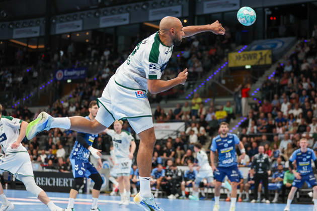 Cyrill Akakpo (HSG Wetzlar, 20) GER, TVB Stuttgart vs. HSG Wetzlar, Handball, Opel Handball-Bundesliga, 8. Spieltag, Spielzeit 2026 2027, 08.10.2026 GER, TVB Stuttgart vs. HSG Wetzlar, Handball, Opel Handball-Bundesliga, 8. Spieltag, Spielzeit 2026 2027, 08.10.2026 Stuttgart Copyright: xEibner-Pressefoto SoerenxHerwegx EP_SHG