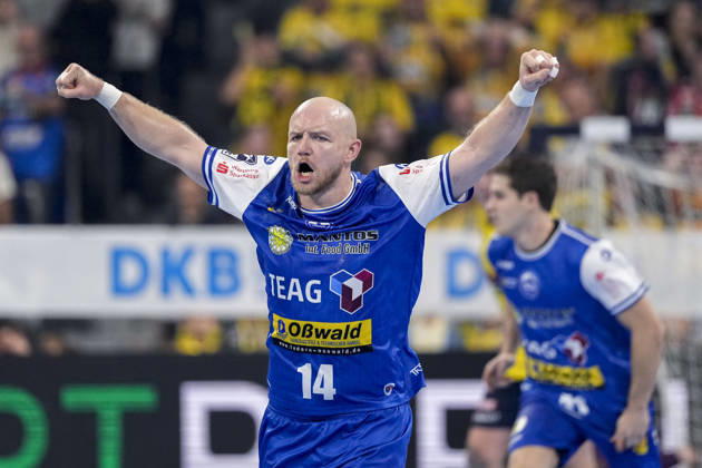 Torschütze Peter Walz (ThSV, 14), Spieler vom ThSV Eisenach, jubelt über ein Tor, Jubel, jubeln, Torjubel, Torerfolg, celebrate the goal, goal, celebration, jubelt ueber das Tor, Freuen, Freude, freut sich, optimistisch, positiv, Spielszene, Highlight, Einzelbild, Einzelfoto, Aktion, Action, 08.10.2026, Mannheim (Deutschland), Handball, Bundesliga, Rhein-Neckar Löwen - ThSV Eisenach