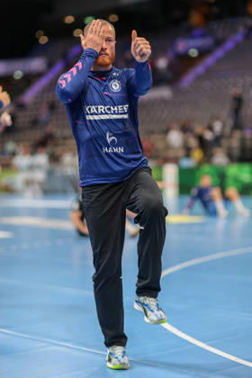 Simone Mengon (TVB Stuttgart, 15) GER, TVB Stuttgart vs. HSG Wetzlar, Handball, Opel Handball-Bundesliga, 8. Spieltag, Spielzeit 2026 2027, 08.10.2026 GER, TVB Stuttgart vs. HSG Wetzlar, Handball, Opel Handball-Bundesliga, 8. Spieltag, Spielzeit 2026 2027, 08.10.2026 Stuttgart Copyright: xEibner-Pressefoto SoerenxHerwegx EP_SHG