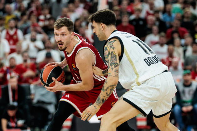 MUNICH, GERMANY - OCTOBER 08: Andreas Andi Obst (FC Bayern Muenchen, 13) controls the ball against Tommaso Baldasso (Virtus Bologna, 11) during the Turkish Airlines EuroLeague match between FC Bayern Muenchen vs. Virtus Bologna at SAP Garden on round 4 of Turkish Airlines EuroLeague on October 08, 2026 in Munich, Germany. Bavaria Germany Copyright: xSteffiexWunderlx