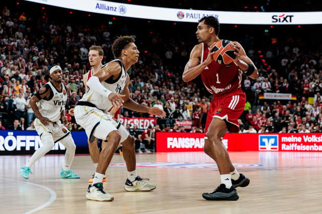 MUNICH, GERMANY - OCTOBER 08: Oscar Da Silva (FC Bayern Muenchen, 1) controls the ball during the Turkish Airlines EuroLeague match between FC Bayern Muenchen vs. Virtus Bologna at SAP Garden on round 4 of Turkish Airlines EuroLeague on October 08, 2026 in Munich, Germany. Bavaria Germany Copyright: xSteffiexWunderlx
