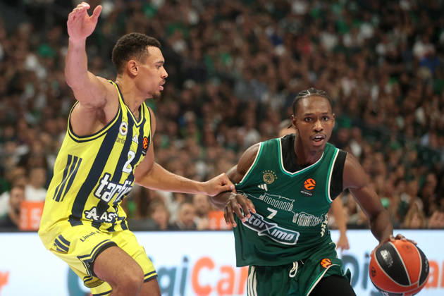 Panatinaikos AKTOR v Fenerbahce Tarfin - EuroLeague ATHENS, GREECE - OCTOBER 8: Wade Baldwin IV of Fenerbahce Tarfin in action against Brancou Bandio of Panatinaikos AKTOR during the EuroLeague Week 4 match between Panathinaikos AKTOR and Fenerbahce Tarfin at OAKA Sports Hall in Athens, Greece, on October 8, 2026. Ayhan Mehmet Anadolu Athens Greece. Editorial use only. Please get in touch for any other usage.  Copyright: x2026xAnadoluxAyhanxMehmetx