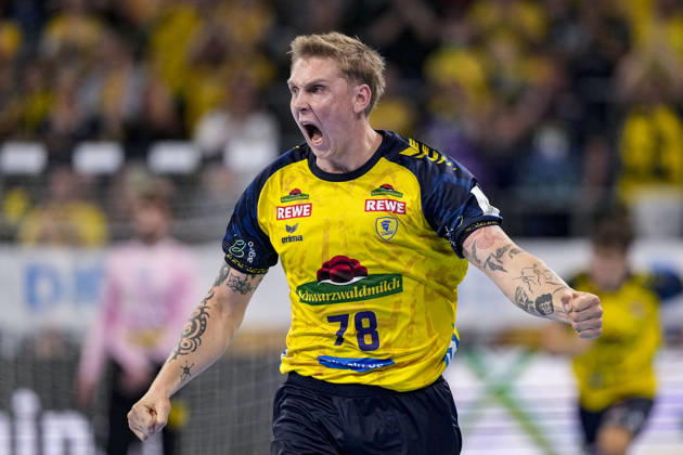 Edwin Aspenbäck (RNL, 78), Spieler der Rhein-Neckar-Löwen, jubelt über ein Tor, Jubel, jubeln, Torjubel, Torerfolg, celebrate the goal, goal, celebration, jubelt ueber das Tor, Freuen, Freude, freut sich, optimistisch, positiv, Spielszene, Highlight, Einzelbild, Einzelfoto, Aktion, Action, 08.10.2026, Mannheim (Deutschland), Handball, Bundesliga, Rhein-Neckar Löwen - ThSV Eisenach