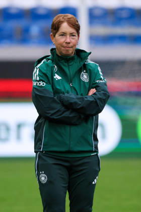 Karlsruhe, Deutschland: 08.10.2026 - Deutsche Fußballnationalmannschaft der Frauen - Abschlusstraining - Testspiel Deutschland vs. Australien Im Bild: Co-Trainerin Maren Meinert (Deutschland) Copyright: HMBxMedia MadeleinexFantini