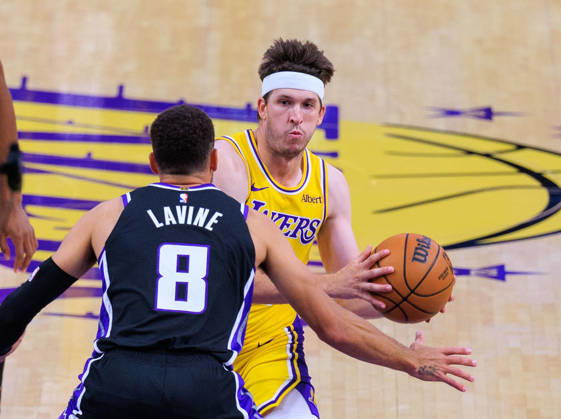 October 8, 2026, Los Angeles, California, USA: Austin Reaves 15 of the Los Angeles Lakers is defended by Zach LaVine 8 of the Sacramento Kings during a preseason NBA, Basketball Herren, USA game on Thursday October 8, 2026 at Crypto.com Arena in Los Angeles, California. JAVIER ROJAS PI Los Angeles USA - ZUMAp124 20261008_zaa_p124_014 Copyright: xJavierxRojasx