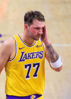 October 8, 2026, Los Angeles, California, USA: Luka Doncic 77 of the Los Angeles Lakers during a preseason NBA, Basketball Herren, USA game against the Sacramento Kings on Thursday October 8, 2026 at Crypto.com Arena in Los Angeles, California. JAVIER ROJAS PI Lakers Vs. Kings  - ZUMAp124 20261008_zaa_p124_013 Copyright: xJavierxRojasx
