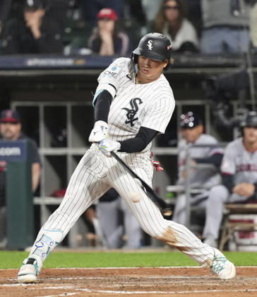 Baseball: Division Series between Guardians and White Sox Chicago White Sox first baseman Munetaka Murakami hits a single in the fifth inning of Game 4 of the American League Division Series against the Cleveland Guardians at Rate Field in Chicago on Oct. 8, 2026. A14AA0005630510P
