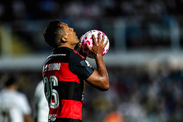 October 10, 2026, Sao Paulo, Sao Paulo, Brazil: SoO PAULO (SP), BRAZIL OCTOBER 10: Flamengo player Alex Sandro during the match between Santos and Flamengo in the 2026 Brazilian Championship at Vila Belmiro Stadium in Santos (SP), Brazil, on Thursday, October 10, 2026., Credit:Marco Miatelo Avalon Copyright: xMarcoxMiatelox xAvalonx 1141611868