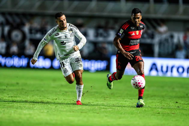 October 10, 2026, Sao Paulo, Sao Paulo, Brazil: SoO PAULO (SP), BRAZIL OCTOBER 10: Santos player Philippe Coutinho during the match between Santos and Flamengo in the 2026 Brazilian Championship at Vila Belmiro Stadium in Santos (SP), Brazil, on Thursday, October 10, 2026., Credit:Marco Miatelo Avalon Copyright: xMarcoxMiatelox xAvalonx 1141611871