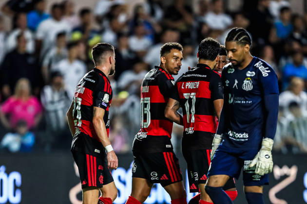 October 10, 2026, Sao Paulo, Sao Paulo, Brazil: SoO PAULO (SP), BRAZIL OCTOBER 10: Flamengo player Danilo during the match between Santos and Flamengo in the 2026 Brazilian Championship at Vila Belmiro Stadium in Santos (SP), Brazil, on Thursday, October 10, 2026., Credit:Marco Miatelo Avalon Copyright: xMarcoxMiatelox xAvalonx 1141611913