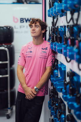 Formula 1 Singapore Airlines Singapore Grand Prix 43Franco Colapinto (BWT Alpine F1 Team, 43) at the Formula 1 Singapore Airlines Singapore Grand Prix 2026 9 10 2026 Copyright: xTomxBaigentx