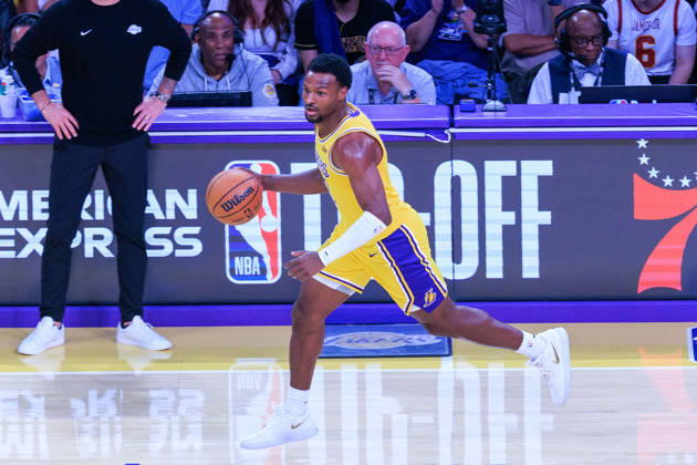 October 8, 2026, Los Angeles, California, USA: Bronny James 9 of the Los Angeles Lakers with the ball during a preseason NBA, Basketball Herren, USA game against the Sacramento Kings on Thursday October 8, 2026 at Crypto.com Arena in Los Angeles, California. Lakers defeat Kings, 114 -110. JAVIER ROJAS PI Lakers Vs. Kings  - ZUMAp124 20261008_zaa_p124_050 Copyright: xJavierxRojasx