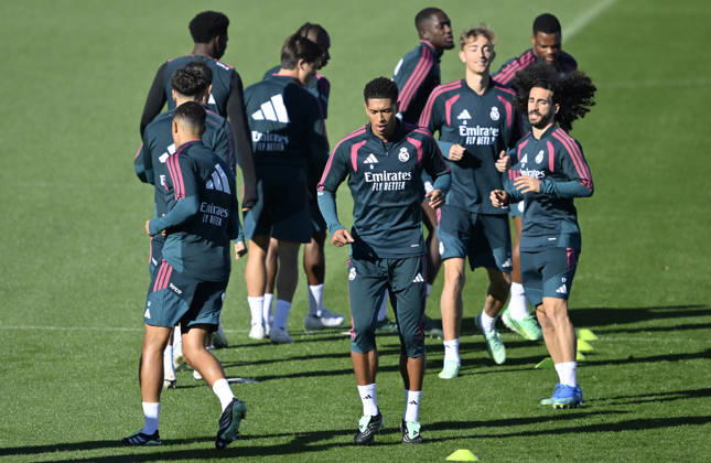 Training session of Real Madrid MADRID, SPAIN - OCTOBER 9: Real Madrid players Jude Bellingham (C) and Marc Cucurella (R) attend a training session at the club s Valdebebas training complex prior to their upcoming La Liga week 8 football match against Villarreal in Madrid, Spain on October 9, 2026. Burak Akbulut Anadolu Madrid Spain. Editorial use only. Please get in touch for any other usage.  Copyright: x2026xAnadoluxBurakxAkbulutx