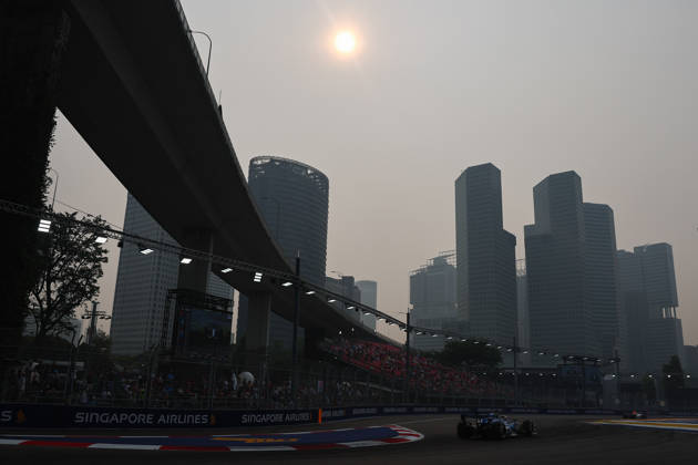 F1 Singapore Grand Prix 2026 Practice Alexander Albon of Atlassian Williams during the practice ahead of the Formula 1 Singapore Grand Prix at Marina Bay Street Circuit in Singapore on October 9, 2026. Singapore Singapore Copyright: xJakubxPorzyckix originalFilename:porzycki-f1singap261009_npQhL