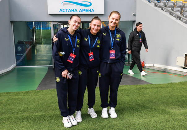2027 FIFA Women s World Cup Round One Qualifying Play-off First Leg, Astana Arena, Astana, Kazakhstan 9 10 2026 Kazakhstan vs Republic of Ireland Ireland™s Abbie Larkin, Jessica Ziu and Kyra Carusa pose for a picture before the game Abbie Larkin, Jessica Ziu and Kyra Carusa pose for a picture before the game 9 10 2026 Copyright: xx BASN2977