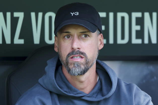 Trainer Sandro Wagner (Hannover 96) schaut waehrend des Freundschaftsspiels zwischen Hannover 96 und dem SC Verl, Heinz von Heiden Arena am 03. October 2026 in Hannover, Deutschland. (Foto von Marco Steinbrenner DeFodi Images) +++ Trainer Sandro Wagner (Hannover 96) looks on during the Friendly match between Hannover 96 and SC Verl at Heinz von Heiden Arena on October 3, 2026 in Hannover, Germany. (Photo by Marco Steinbrenner DeFodi Images) (Photo by Marco Steinbrenner DeFodi Images) -