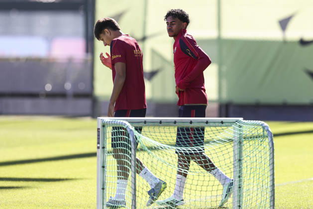 October 9, 2026, Sant Joan Despi, Barcelona, Spain: Lamine Yamal and Brian Farinas during the training day of FC Barcelona, Barca ahead the Spanish League, Laliga EA Sports, football match against Getafe CF at Ciudad Esportiva Joan Gamper on October 09, 2026 in Sant Joan Despi, Barcelona, Spain. FC Barcelona Training And press conference, PK, Pressekonferenz - LaLiga EA Sports - ZUMAa181 20261009_zaa_a181_002 Copyright: xJavierxBorregox