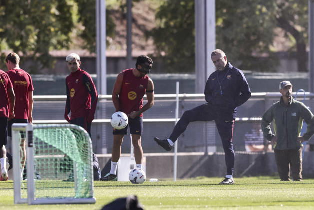 October 9, 2026, Sant Joan Despi, Barcelona, Spain: Hansi Flick, Head Coach, Pedri and Eric Garcia during the training day of FC Barcelona, Barca ahead the Spanish League, Laliga EA Sports, football match against Getafe CF at Ciudad Esportiva Joan Gamper on October 09, 2026 in Sant Joan Despi, Barcelona, Spain. FC Barcelona Training And press conference, PK, Pressekonferenz - LaLiga EA Sports - ZUMAa181 20261009_zaa_a181_021 Copyright: xJavierxBorregox