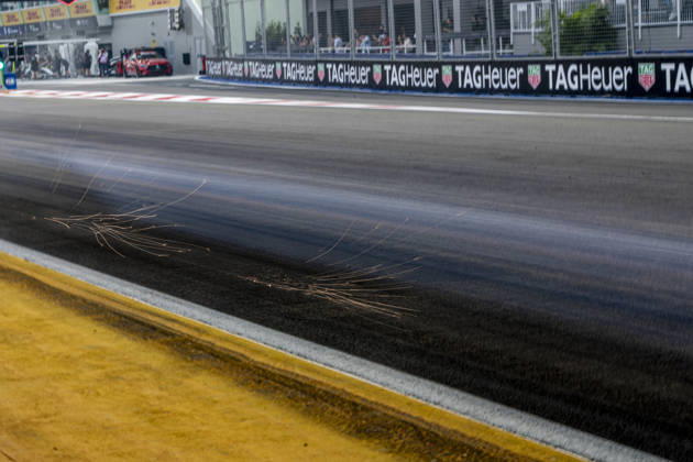 October 9, 2026, Singapore, Tamilnadu, Singapore: Sparks and a blue streak from Carlos Sainz of Williams during FP1, Friday, 9 October , Singapore Grand Prix 2026, Marina Bay Street Circuit, Singapore 2026. Formula 1: Singapore Grand Prix 2026 - ZUMAc251 20261009_znp_c251_010 Copyright: xVikramxChandrasekarx