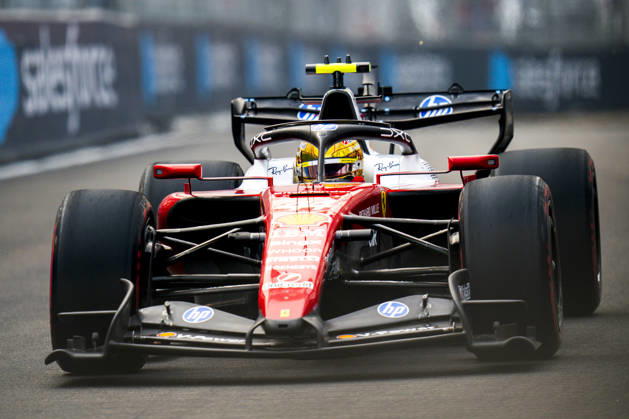 FORMULA 1 SINGAPORE AIRLINES SINGAPORE GRAND PRIX 2026 Lewis Hamilton (GBR) 44 Ferrari in practice during the Formula 1 Singapore Airlines Singapore Grand Prix 2026, Round 17 of the 2026 Formula 1 World Championship, WM, Weltmeisterschaft from 9th - 11th October 2026 at the Marina Bay Street Circuit, Singapore. Credit: Robbie Hoad Every Second Media Editorial use only. All images are copyright Every Second Media Limited. No images may be reproduced without prior permission. Copyright: xIMAGO EveryxSecondxMediax ESM-2203-0265 RobbiexHoadx xEveryxSecondxMediax