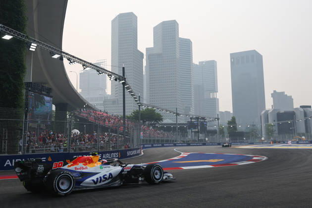 F1 Singapore Grand Prix 2026 Practice Liam Lawson of Racing Bulls during the practice ahead of the Formula 1 Singapore Grand Prix at Marina Bay Street Circuit in Singapore on October 9, 2026. Singapore Singapore Copyright: xJakubxPorzyckix originalFilename:porzycki-f1singap261009_npRdV