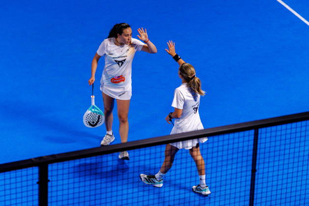 DÜSSELDORF, GERMANY - 9 OCTOBER 2026: Image shows the celebration of Andrea Ustero Prieto (ESP) and Ariana Sanchez Fallada (ESP) during CUPRA Germany Premier Padel P2 2026 Day 6: Quarterfinals at CASTELLO Düsseldorf on 9 10 2026 in Düsseldorf, Germany. Germany Copyright: xFröhlichxPascalx