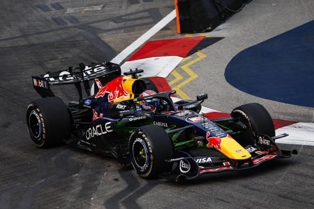 F1 - SINGAPORE GRAND PRIX 2026 03 VERSTAPPEN Max (nld), Red Bull Racing Ford RB22, action during the 2026 Formula 1 Singapore Grand Prix, 17th round of the 2026 Formula One World Championship, WM, Weltmeisterschaft from October 9 to 11, 2026 on the Marina Bay Street Circuit, in Singapore, Singapore - SingaporeSingapore  Copyright: xJulienxDelfossex