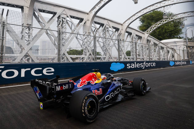 F1 - SINGAPORE GRAND PRIX 2026 03 VERSTAPPEN Max (nld), Red Bull Racing Ford RB22, action during the 2026 Formula 1 Singapore Grand Prix, 17th round of the 2026 Formula One World Championship, WM, Weltmeisterschaft from October 9 to 11, 2026 on the Marina Bay Street Circuit, in Singapore, Singapore - SingaporeSingapore  Copyright: xJulienxDelfossex