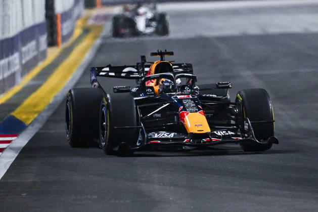 F1 - SINGAPORE GRAND PRIX 2026 03 VERSTAPPEN Max (nld), Red Bull Racing Ford RB22, action during the 2026 Formula 1 Singapore Grand Prix, 17th round of the 2026 Formula One World Championship, WM, Weltmeisterschaft from October 9 to 11, 2026 on the Marina Bay Street Circuit, in Singapore, Singapore - SingaporeSingapore  Copyright: xDPPIx