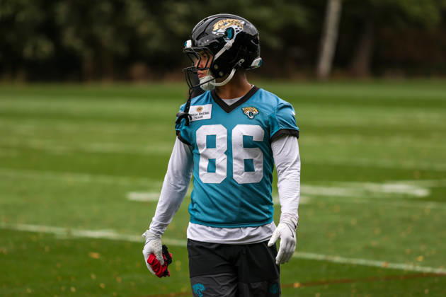 CHADLER’S CROSS, ENGLAND - October 9th: Trebor Pena of the Jacksonville Jaguars during the Jacksonville Jaguars training session at The Grove on October 9, 2026 in Chandler’s Cross, England on October 9th 2026, in Hertfordshire England. Phillip Rocker SPP Copyright: xPhillipxRockerx xSPPx Sportspressphoto_SPR249424