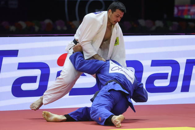 AZERBAIJAN, BAKU - OCTOBER 9, 2026: Niyaz Bilalov (L) of Russia and Arman Adamian of Russia compete in their -100 kg bout as part of the 2026 World Judo Championships at the National Gymnastics Arena. Mikhail Sinitsyn TASS 98996891