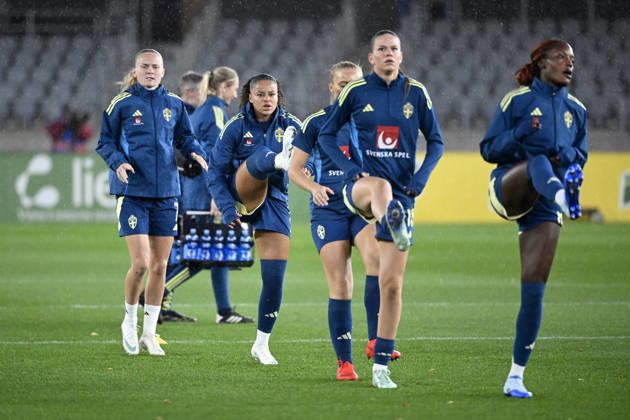 KAUNAS, LITHUANIA 20261009 Felicia Schröder warms up for Friday s football match, World Cup playoff, between Lithuania and Sweden at Dariaus ir GirÃ no stadionas.