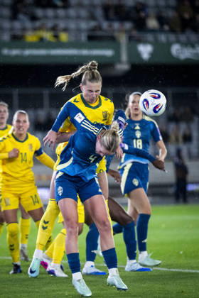 261009 RimantÄ— JonusaitÄ— of Lithuania and Hanna Lundkvist of Sweden during the FIFA Women s World Cup qualifier play-off football match between Lithuania and Sweden on October 9, 2026 in Kaunas. Photo: Mathias Bergeld BILDBYRAN kod MB MB1418 fotboll football soccer fotball vm-kval kval fifa womens world cup qualifier qualifier playoff lithuania sverige sweden dam bbeng play-off Copyright: MATHIASxBERGELD BB261009MB036