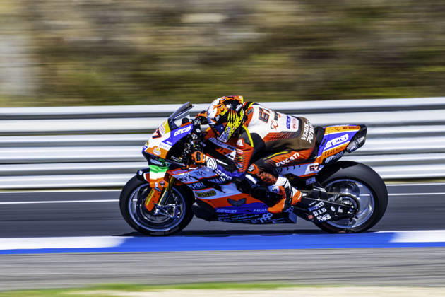 October 9, 2026, Cascais, Lisbon, Portugal: Alberto Surra of Motocorsa Racing in action during the Free Practice 2 of the FIM Superbike World Championship, WM, Weltmeisterschaft at Circuito Estoril on October 9, 2026 in Cascais, Portugal. Motorsports 2026: WorldSBK - Tissot Estoril Round - ZUMAr200 20261009_zsp_r200_026 Copyright: xNunoxReisinhox