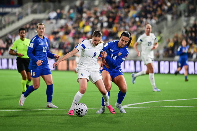 Katariina Kosola of FInland (9) and Vesna Milivojevic of Serbia during the women s World Cup European Qualifying play-off round first leg football match between Finland and Serbia in Tampere, Finland, on October 9, 2026, ahead of the 2027 FIFA Women s World Cup. - ANSSI TAKALA Tampere Finland MwsNg8sPVKo  Copyright: xAnssixTakalax MwsNg8sPVKo