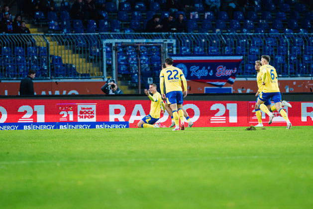 2. Bundesliga: Eintracht Braunschweig vs. Holstein Kiel, 09.10.2026 Zurückgenommenes Tor zum vermeintlichen 1:0 durch Jan Urbich (Eintracht Braunschweig, 27); Fußball, 2. Bundesliga, 7. Spieltag: Eintracht Braunschweig vs. Holstein Kiel am 09.10.2026 im Eintracht-Stadion, Braunschweig DFL REGULATIONS PROHIBIT ANY USE OF PHOTOGRAPHS AS IMAGE SEQUENCES AND OR QUASI-VIDEO. Copyright: xBEAUTIFULxSPORTS Tonhäuserx