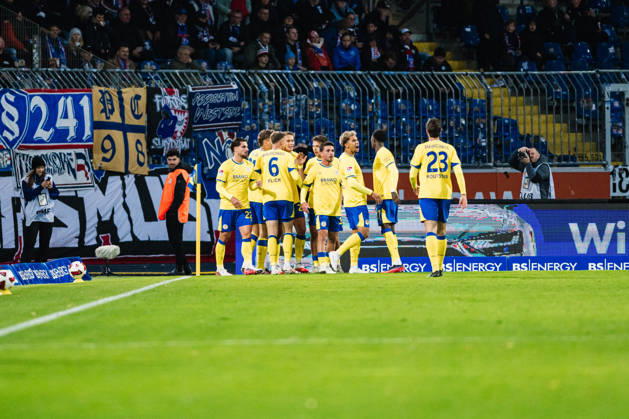2. Bundesliga: Eintracht Braunschweig vs. Holstein Kiel, 09.10.2026 TOR, JUBEL zum 1:0 durch Jan Urbich (Eintracht Braunschweig, 27); Fußball, 2. Bundesliga, 7. Spieltag: Eintracht Braunschweig vs. Holstein Kiel am 09.10.2026 im Eintracht-Stadion, Braunschweig DFL REGULATIONS PROHIBIT ANY USE OF PHOTOGRAPHS AS IMAGE SEQUENCES AND OR QUASI-VIDEO. Copyright: xBEAUTIFULxSPORTS Tonhäuserx