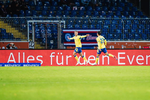 2. Bundesliga: Eintracht Braunschweig vs. Holstein Kiel, 09.10.2026 TOR, JUBEL zum 1:0 durch Jan Urbich (Eintracht Braunschweig, 27); Fußball, 2. Bundesliga, 7. Spieltag: Eintracht Braunschweig vs. Holstein Kiel am 09.10.2026 im Eintracht-Stadion, Braunschweig DFL REGULATIONS PROHIBIT ANY USE OF PHOTOGRAPHS AS IMAGE SEQUENCES AND OR QUASI-VIDEO. Copyright: xBEAUTIFULxSPORTS Tonhäuserx