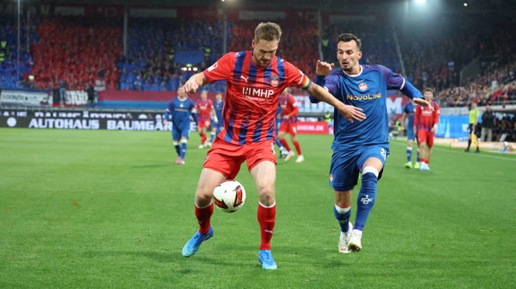 09.10.2026, xrekx, Fussball 2.Bundesliga, 1.FC Heidenheim - 1.FC Kaiserslautern v.l. Patrick Mainka (1FC Heidenheim 1846) Mergim Berisha (1.FC Kaiserslautern) (DFL DFB REGULATIONS PROHIBIT ANY USE OF PHOTOGRAPHS as IMAGE SEQUENCES and or QUASI-VIDEO) Heidenheim