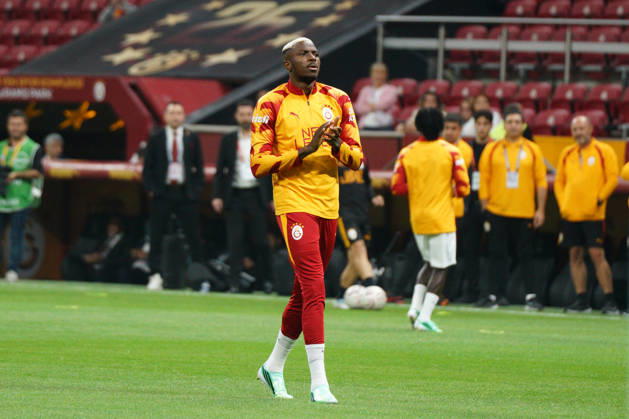 October 9, 2026, Sariyer, Istanbul, Turkey: Victor Osimhen (C) of Galatasaray greets the fans before the Turkish Super League 2026 27 match between Galatasaray and Kasimpasa at RAMS Park Stadium in Istanbul, Turkey, on October 9, 2026. Turkish Super League 2026 27 - Galatasaray Vs Kasimpasa - ZUMAu194 20261009_zip_u194_002 Copyright: xTolgaxUluturkx