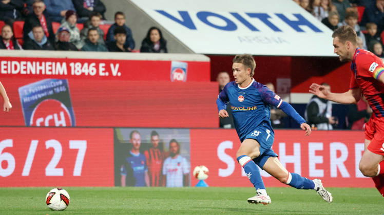 09.10.2026, xrekx, Fussball 2.Bundesliga, 1.FC Heidenheim - 1.FC Kaiserslautern v.l. Naatan Skyttä Skyttae (1.FC Kaiserslautern) (DFL DFB REGULATIONS PROHIBIT ANY USE OF PHOTOGRAPHS as IMAGE SEQUENCES and or QUASI-VIDEO) Heidenheim