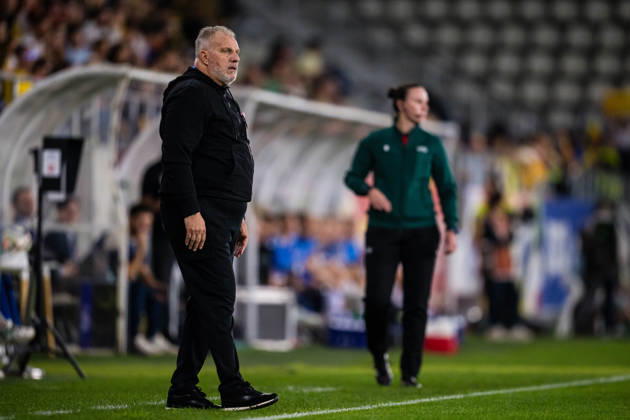 261009 Head coach Massimo Pedrazzini of Romania during the FIFA Women s World Cup Qualifier football match between Romania and Norway on October 9, 2026 in Bucharest. Photo: Marius Simensen BILDBYRAN COP 238 bbeng dam FIFA World Cup, WM, Weltmeisterschaft, Fussball qualifiers football fotball fotboll landskamp norge norway romania soccer vm kvalik vm-kvalifisering kvinner Copyright: MARIUSxSIMENSEN BB261009BB546