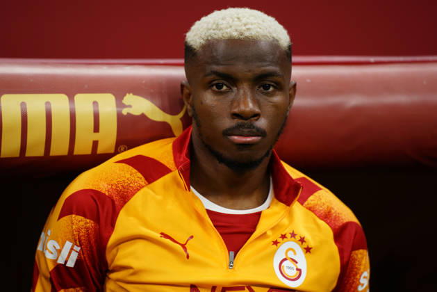 October 9, 2026, Sariyer, Istanbul, Turkey: Victor Osimhen (C) of Galatasaray looks on before the Turkish Super League 2026 27 match between Galatasaray and Kasimpasa at RAMS Park Stadium in Istanbul, Turkey, on October 9, 2026. Sariyer Turkey - ZUMAu194 20261009_zip_u194_009 Copyright: xTolgaxUluturkx