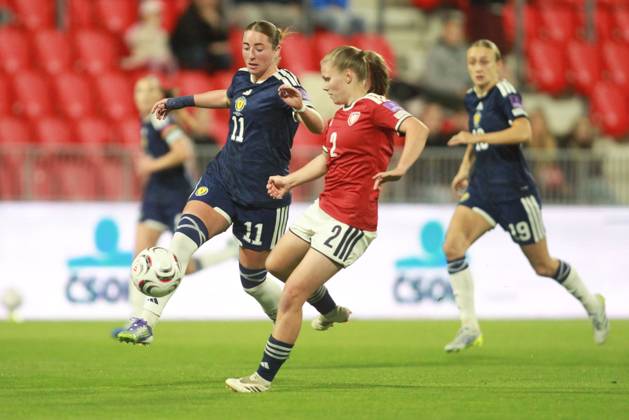 Kathleen McGovern of Scotland and Lucie Bendova of Czechia in action. Czechia Women v Scotland Women, Women s European World Cup Qualifier, Football, Stadion Arnosta, Pardubice, Czechia - 09 Oct 2026Pardubice Stadion Arnosta Czech Republic  Copyright: xMilanxKammermayer Shutterstockx 17195777x