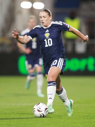 Kirsty Hanson of Scotland in action. Czechia Women v Scotland Women, Women s European World Cup Qualifier, Football, Stadion Arnosta, Pardubice, Czechia - 09 Oct 2026Pardubice Stadion Arnosta Czech Republic  Copyright: xMilanxKammermayer Shutterstockx 17195777y