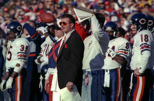 December 24, 1989 - San Francisco, California, U.S - San Francisco 49ers vs Chicago Bears at Candlestick Park Sunday, December 24, 1989. 49ers beat Bears 26-0. Bears head coach Mike Ditka on sidelines. San Francisco U.S. - ZUMAg52_ 19891224_zap_g52_008 Copyright: xAlxGolubx