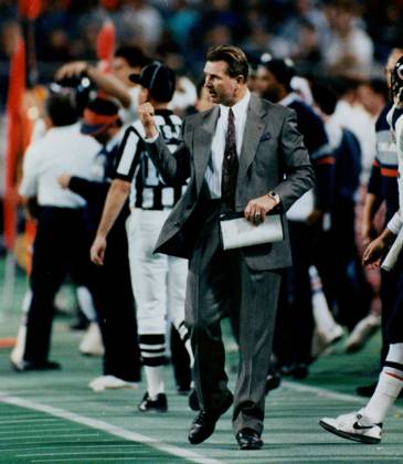 November 22, 1990 Coach mike Ditka s Chicago bears, led by running back N. Anderson, have done away with the hype and concentrated on the basics. , Minneapolis Star Tribune U.S. - ZUMAm42_ 19901122_pnj_m67_001 Copyright: xDavidxBrewsterx